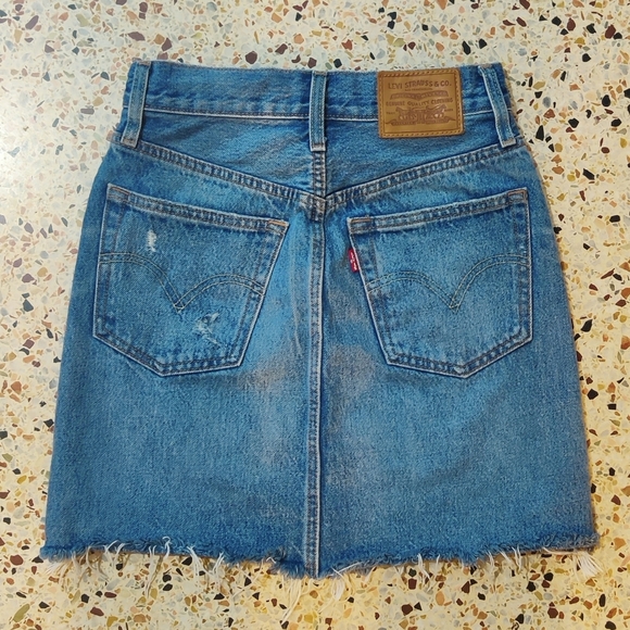 Levi's denim skirt - Picture 4 of 6